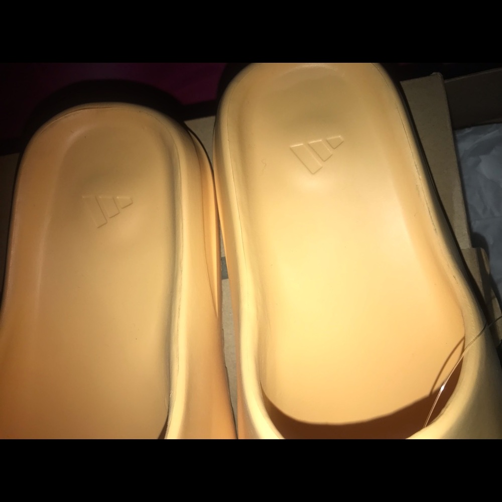 Yezzy Slides - Picture 4 of 7